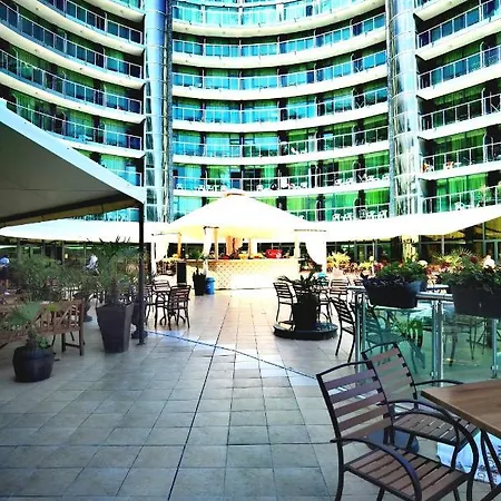 F 207 Del Sol - просторно студио с кухня и паркомясто Apartament *