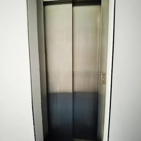 F 207 Del Sol - просторно студио с кухня и паркомясто Apartament