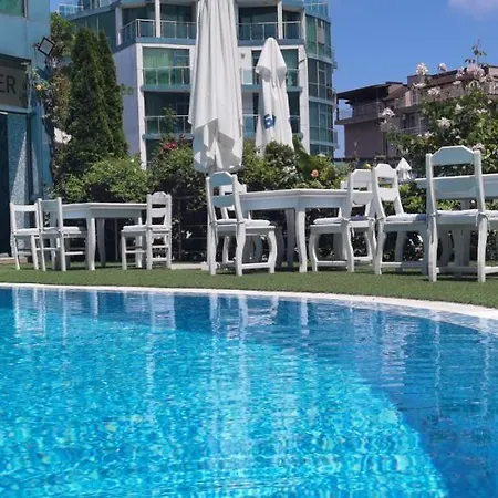 F 207 Del Sol - просторно студио с кухня и паркомясто Apartament