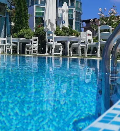 F 207 Del Sol - просторно студио с кухня и паркомясто