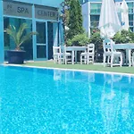Apartment F 207 Del Sol - просторно студио с кухня *