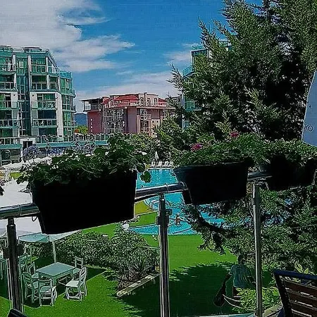 Apartament F 207 Del Sol - просторно студио с кухня *