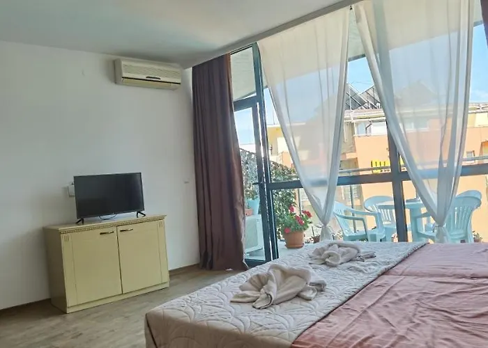 F 207 Del Sol - просторно студио с кухня * Приморско